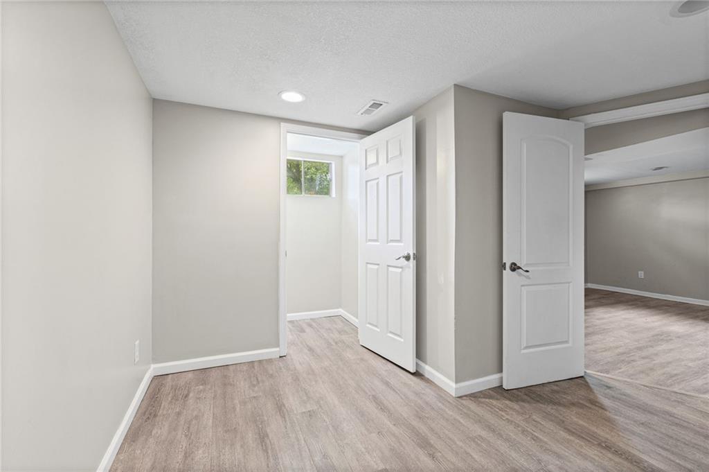 11230 College Avenue Property Photo 30
