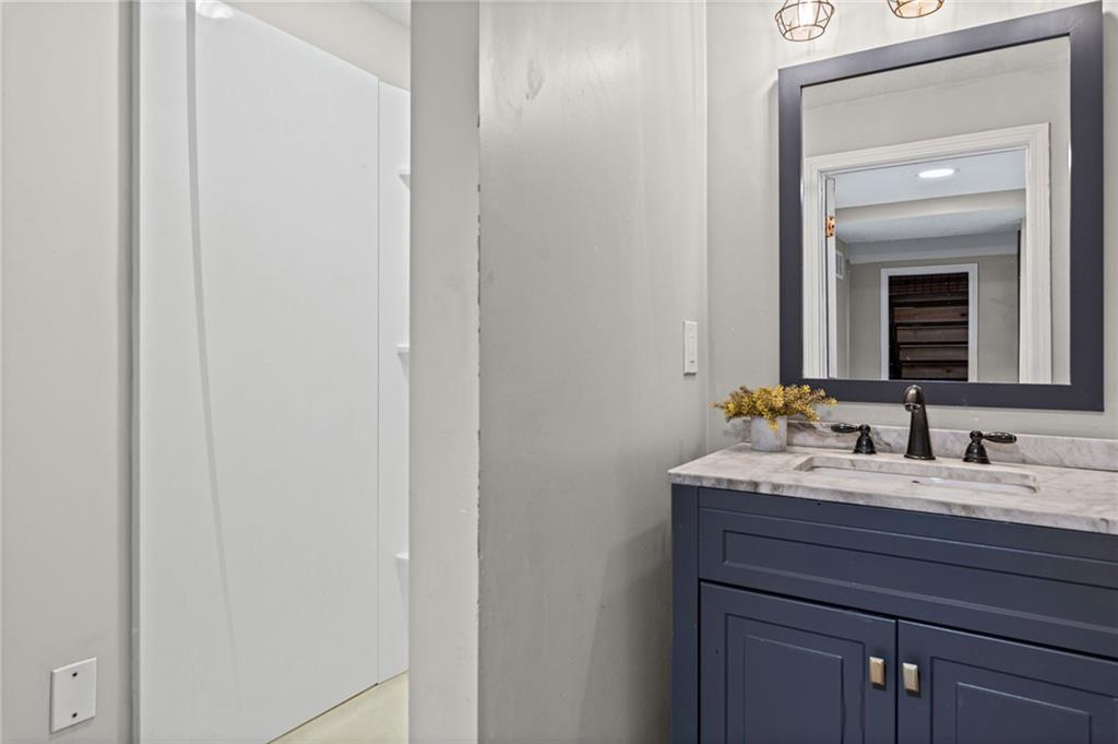 11230 College Avenue Property Photo 34