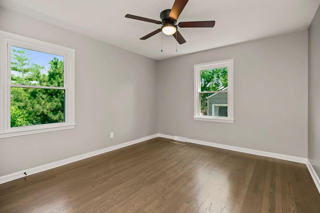 4921 Briar Street Property Photo 7