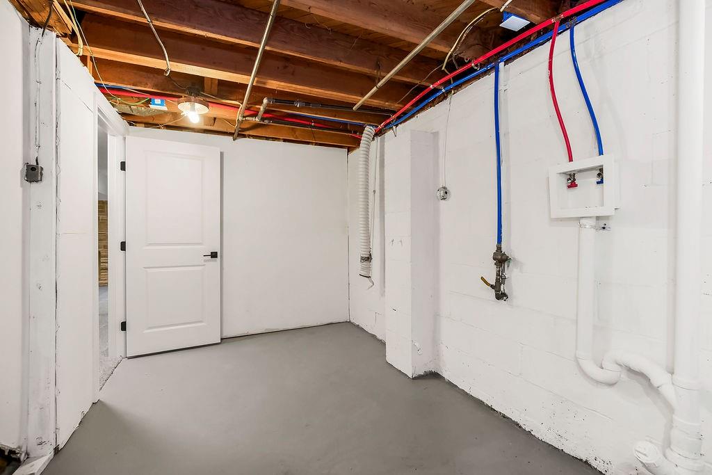 4921 Briar Street Property Photo 29