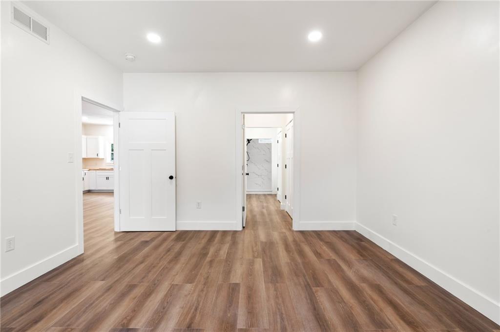 201 Linn Street Property Photo 16