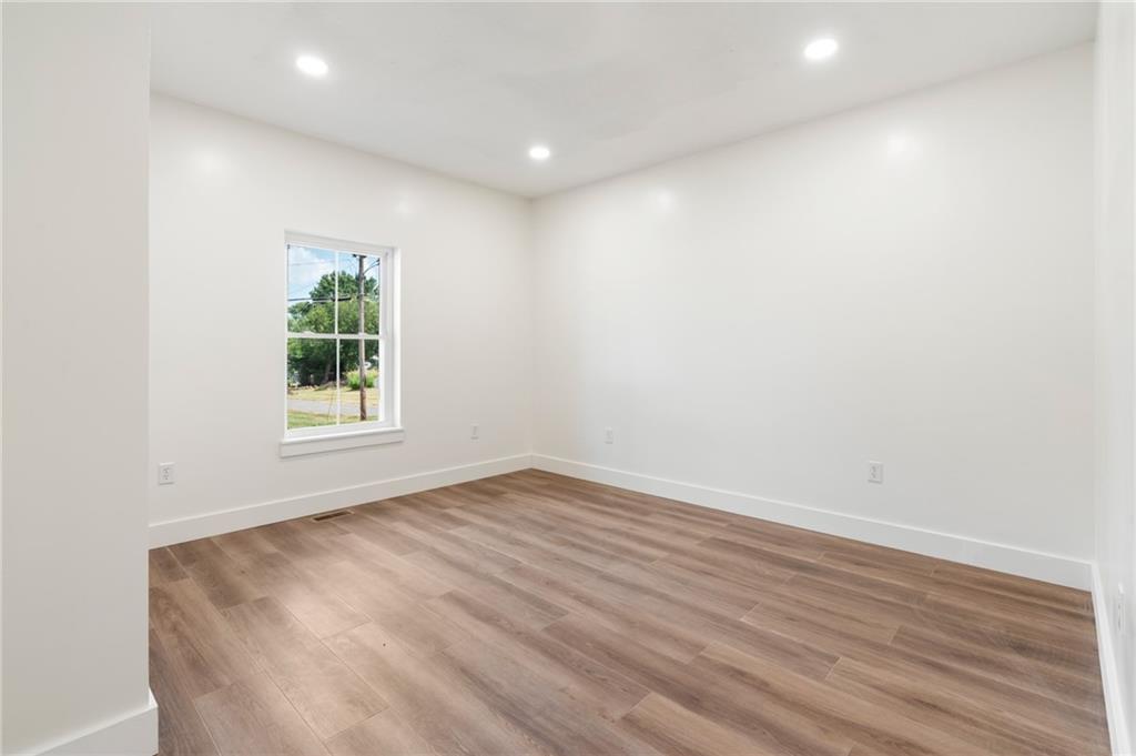 201 Linn Street Property Photo 22