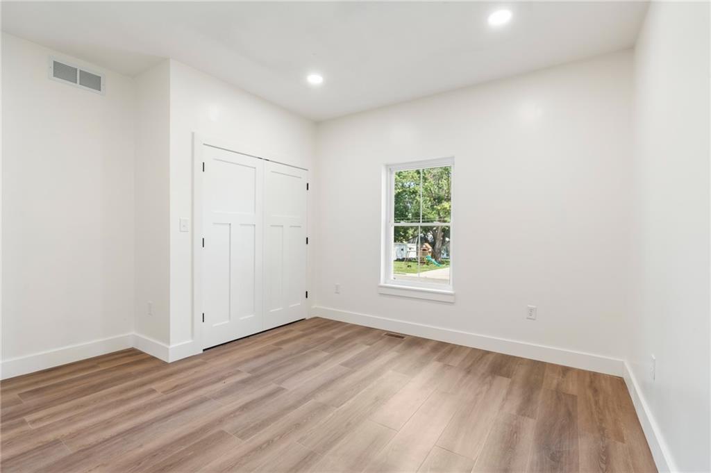 201 Linn Street Property Photo 23