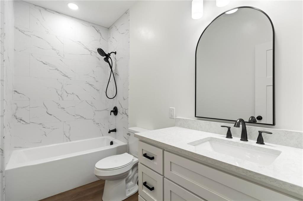 201 Linn Street Property Photo 26