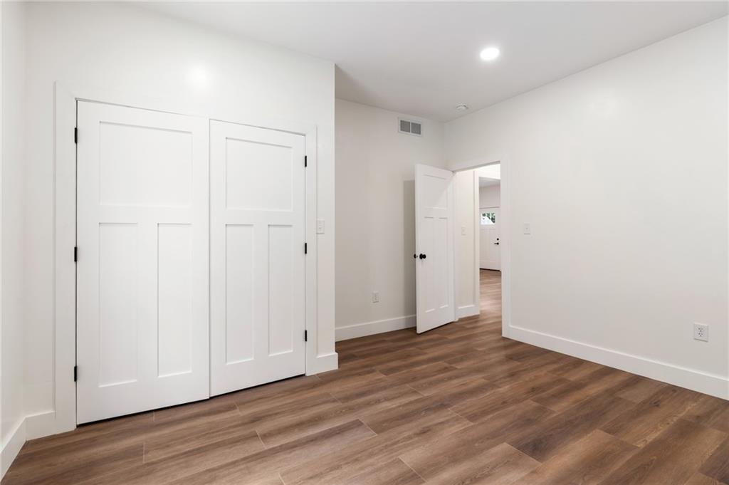 201 Linn Street Property Photo 29