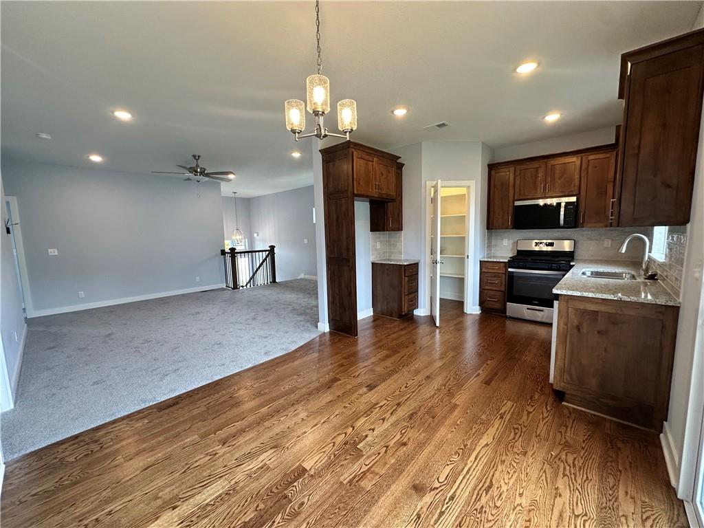 1849 S 54th Court Property Photo 7