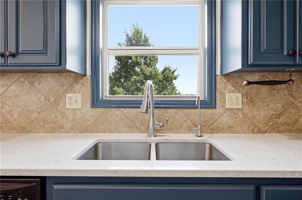 13787 Valleyview Way Property Photo 11
