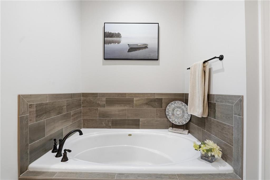 3708 S Sweeney Road Property Photo 33