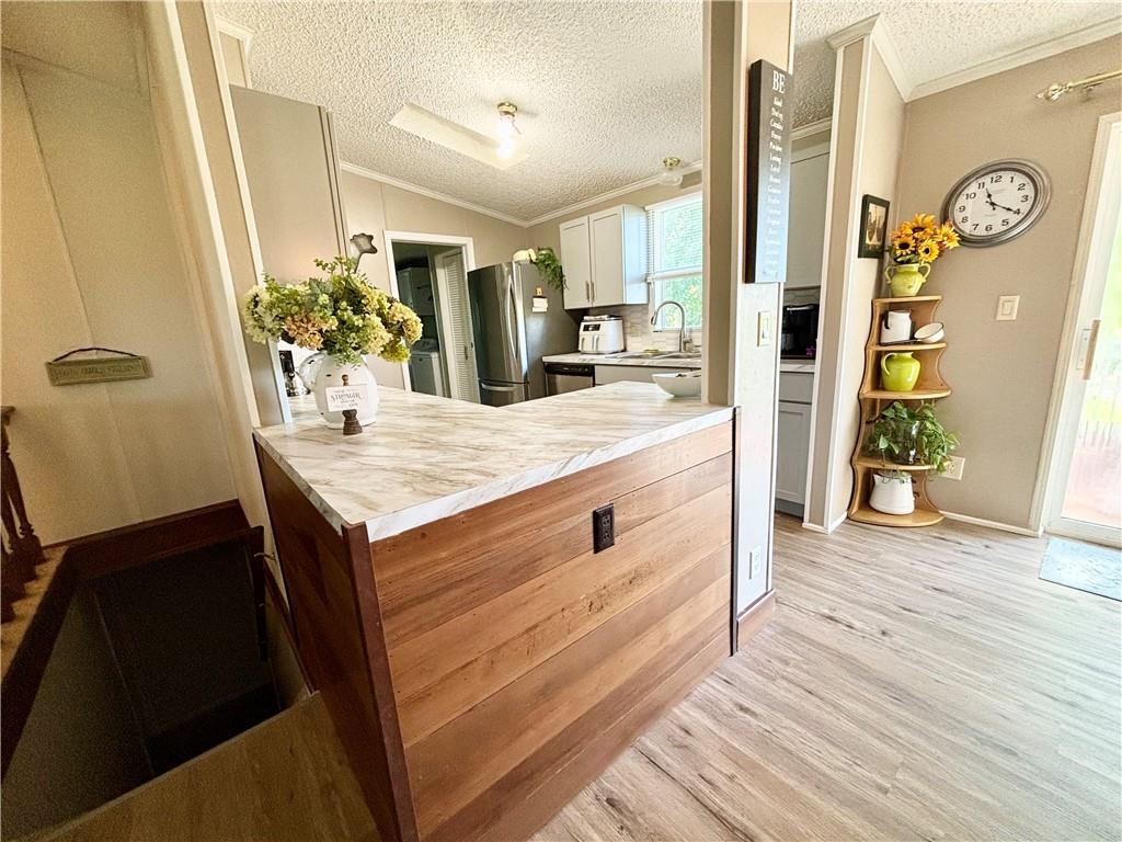 1106 Lakeshore Drive Property Photo 4