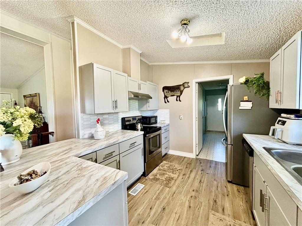 1106 Lakeshore Drive Property Photo 12