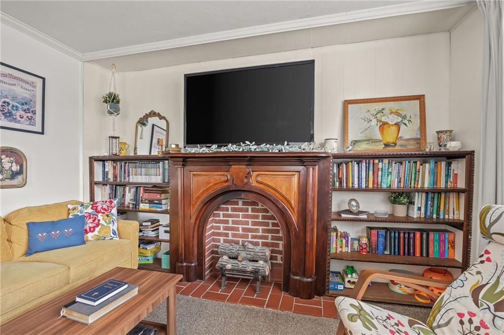 2024 Jules Street Property Photo 5