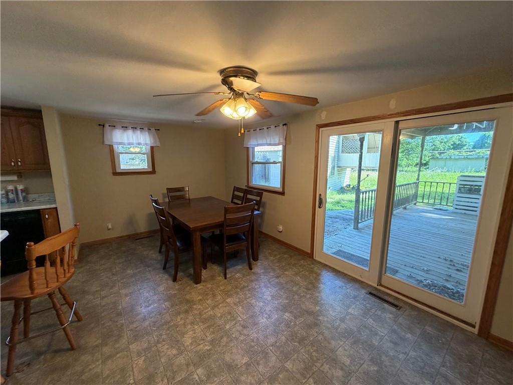 452 Fieldcrest Drive Property Photo 6