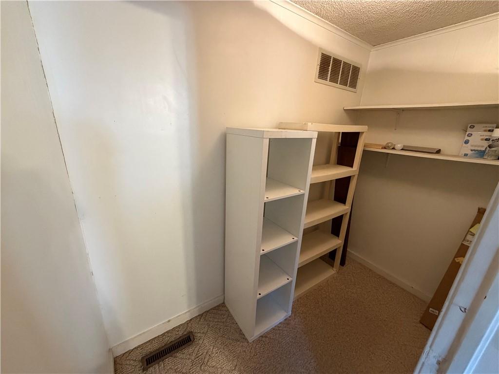 452 Fieldcrest Drive Property Photo 14