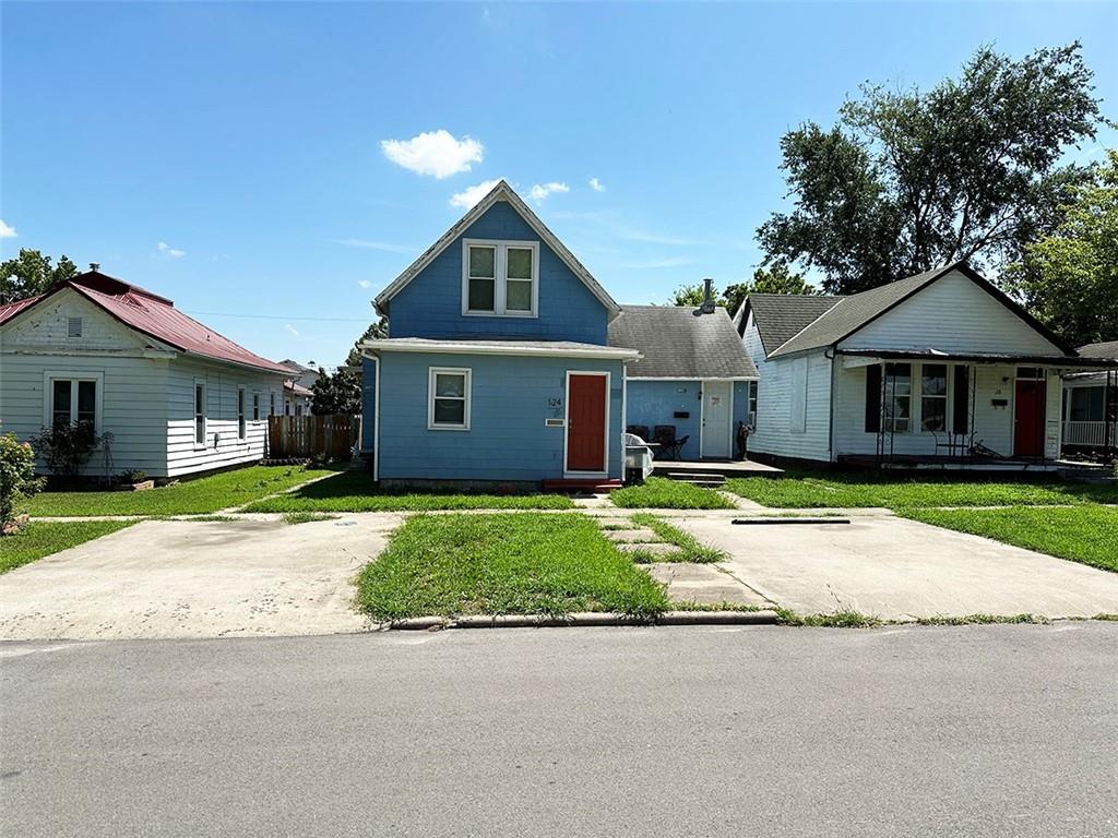 124 W 3rd Avenue Property Photo 3