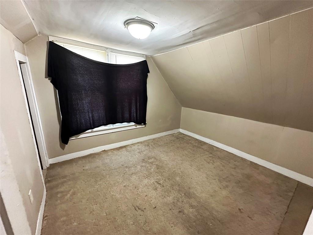 124 W 3rd Avenue Property Photo 34