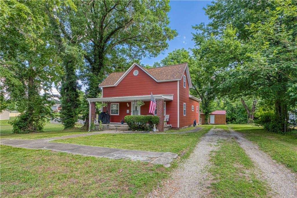 335 E 9th Street Property Photo 1