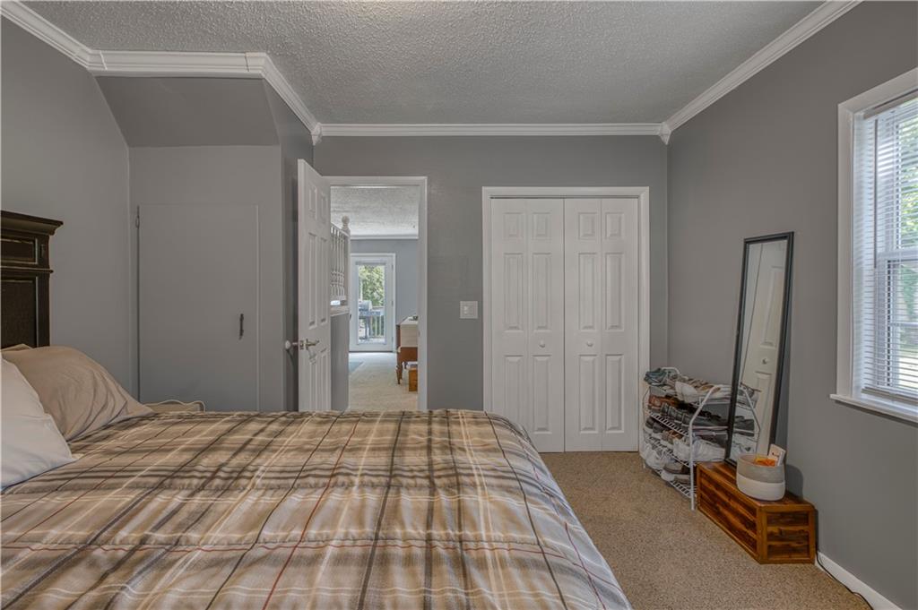 335 E 9th Street Property Photo 14