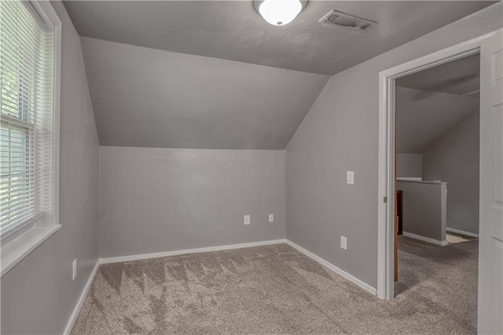 335 E 9th Street Property Photo 17