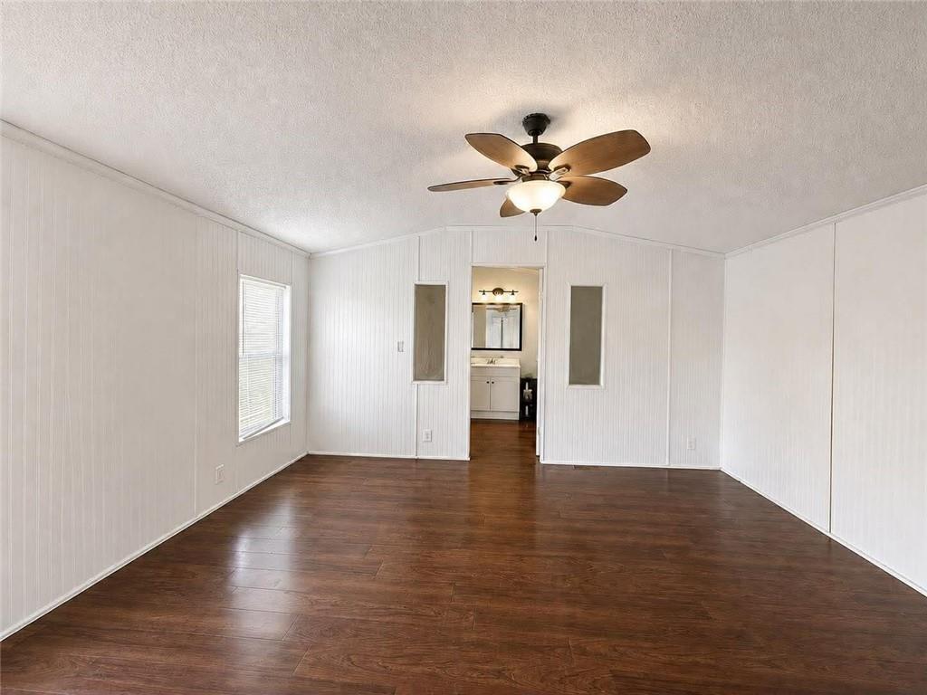 809 W 9th Street Property Photo 5