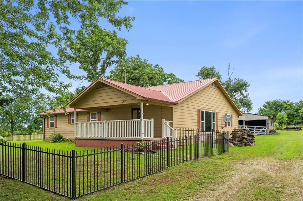 6237 Ew 3 Road Property Photo 6