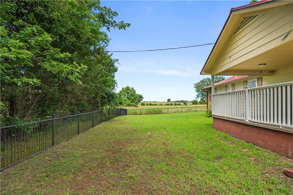 6237 Ew 3 Road Property Photo 8