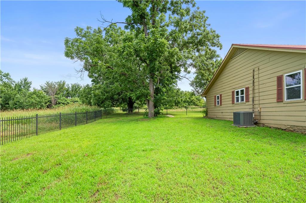 6237 Ew 3 Road Property Photo 9