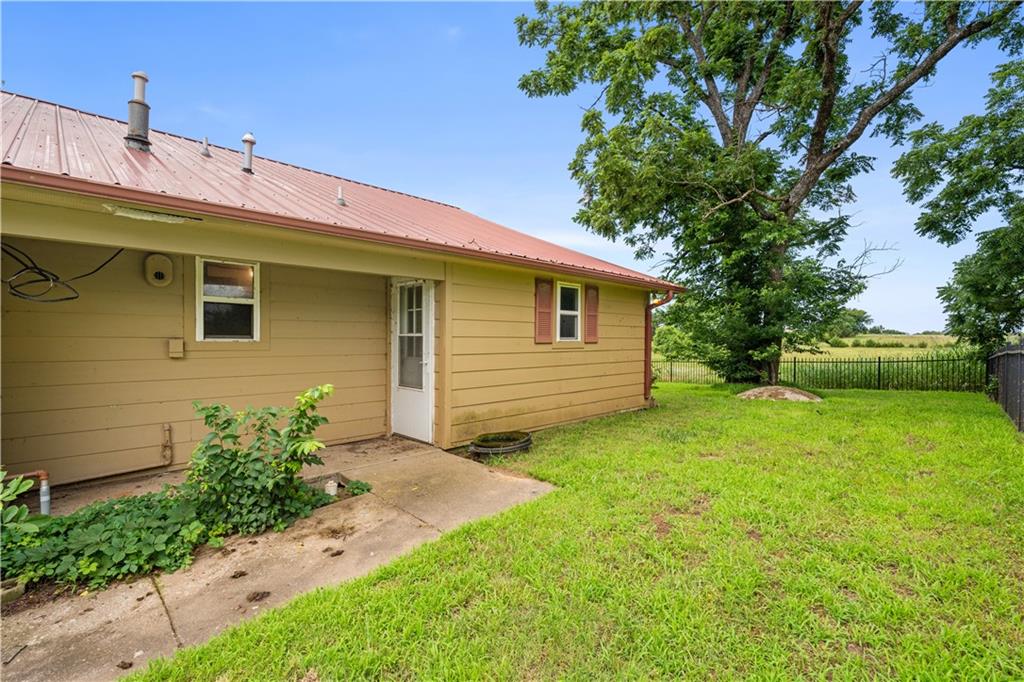 6237 Ew 3 Road Property Photo 53