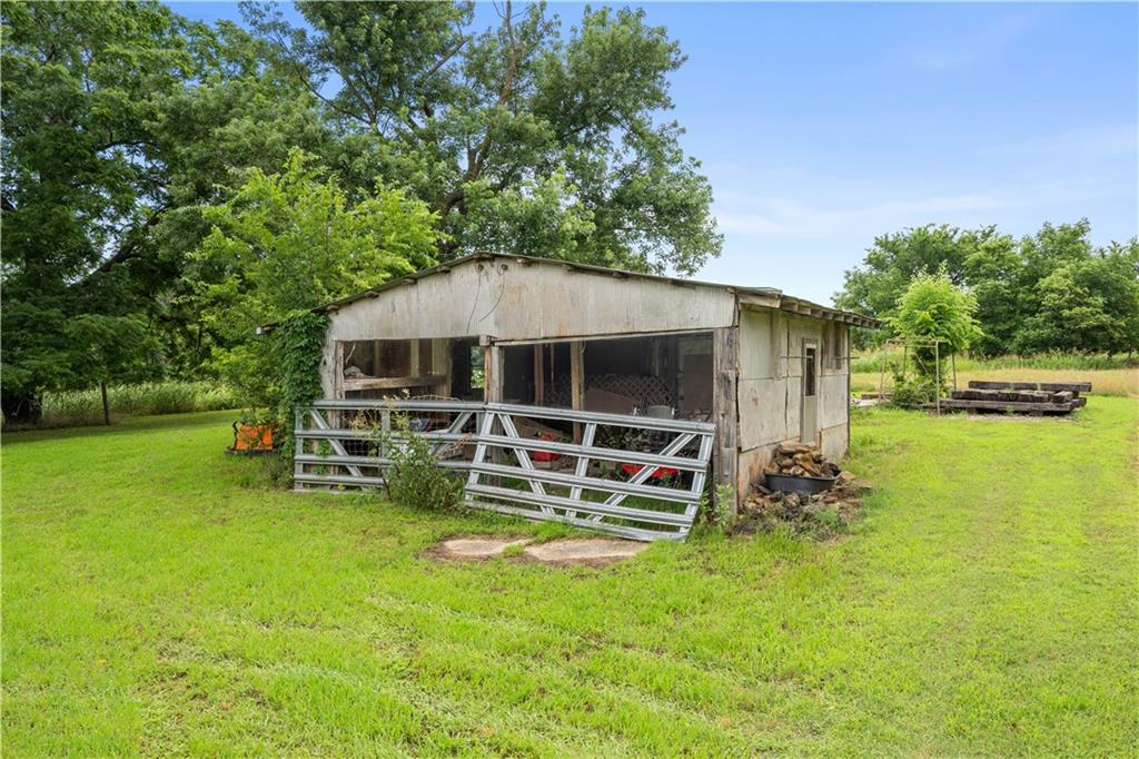 6237 Ew 3 Road Property Photo 58