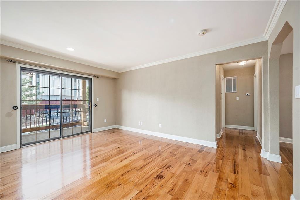 1104 W 46th Street Property Photo 6