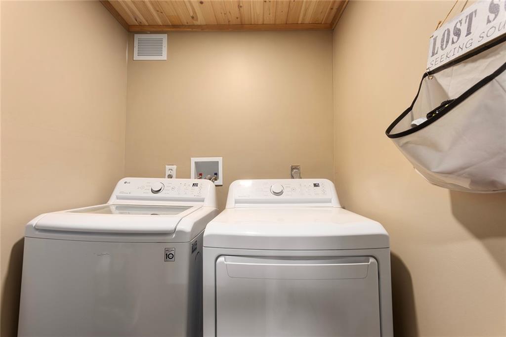 1228 Town And Country Lane Property Photo 27