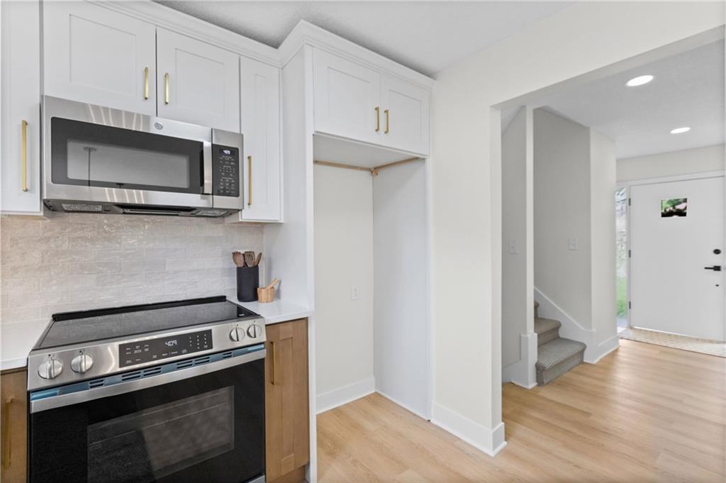 2400 N 73rd Place Property Photo 15