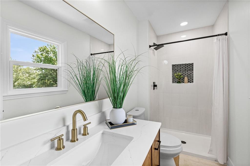 2400 N 73rd Place Property Photo 19
