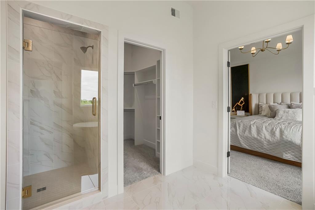 17809 Rainbow Boulevard Property Photo 34