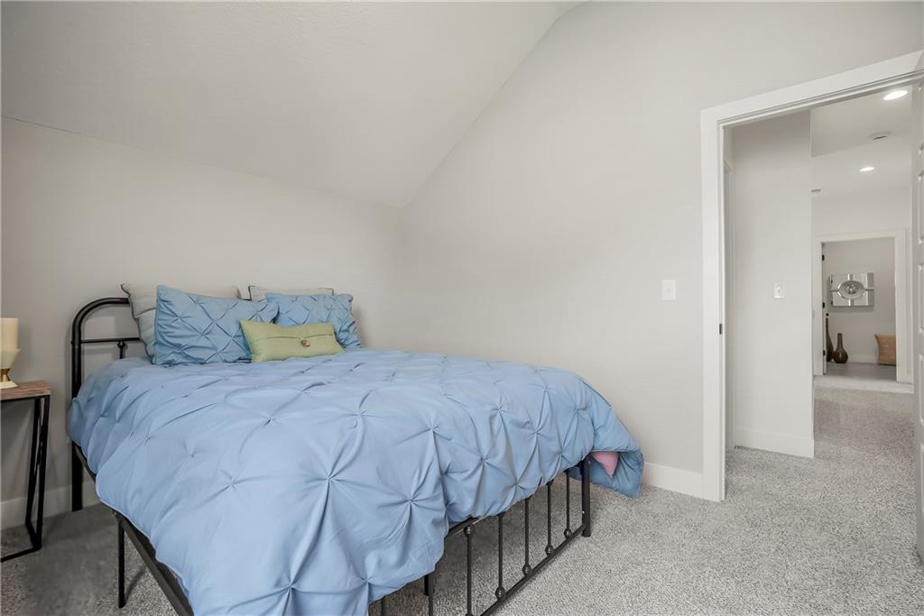 17809 Rainbow Boulevard Property Photo 40