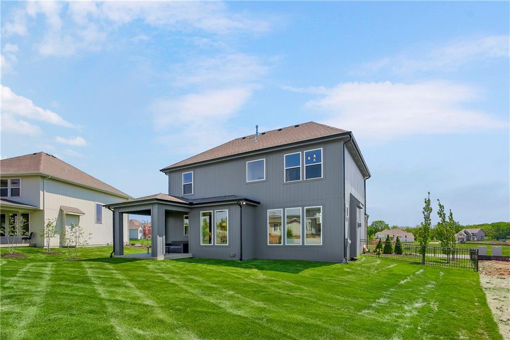 17809 Rainbow Boulevard Property Photo 47
