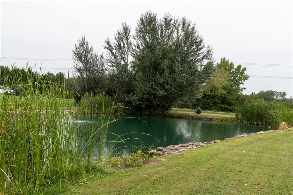 22215 Parallel Road Property Photo 11