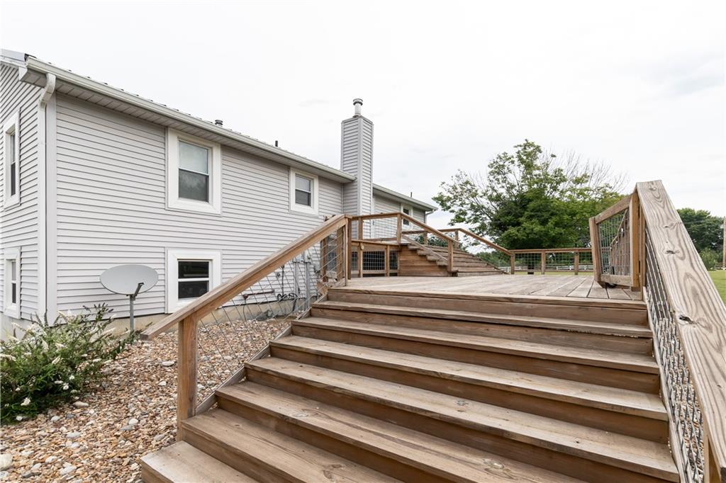 22215 Parallel Road Property Photo 14