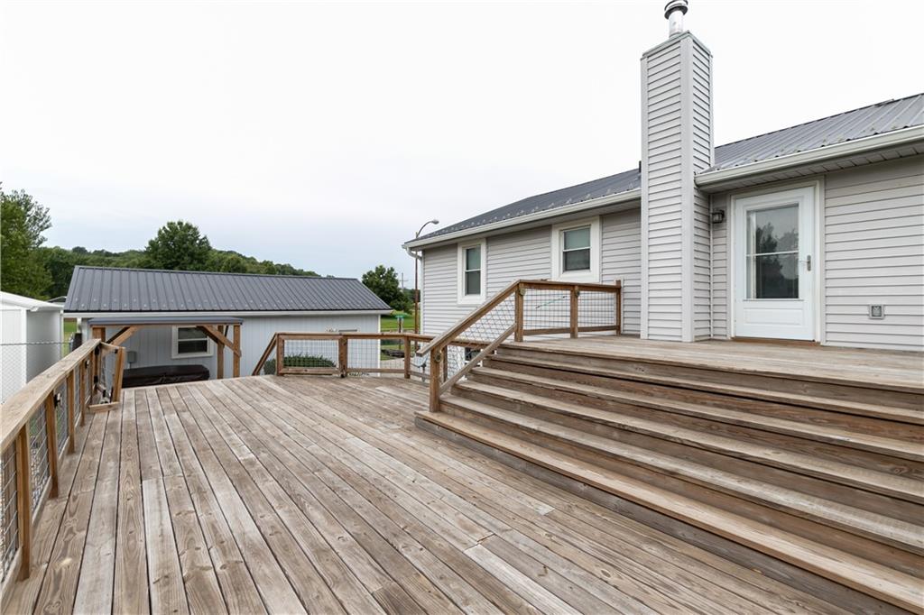 22215 Parallel Road Property Photo 18