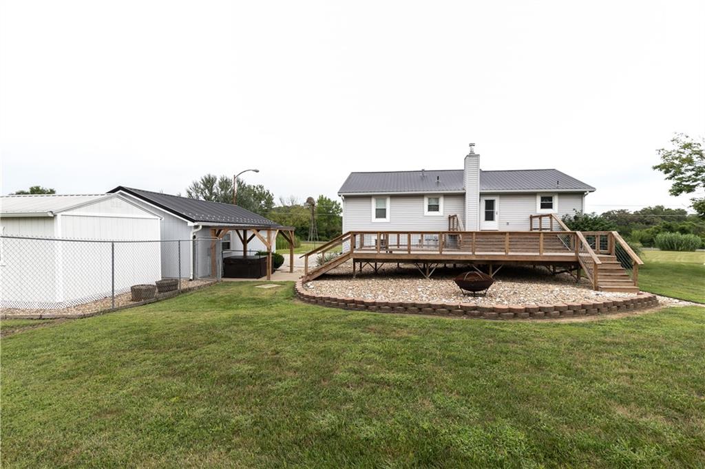 22215 Parallel Road Property Photo 19