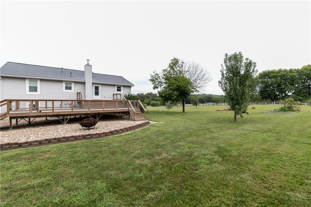 22215 Parallel Road Property Photo 20