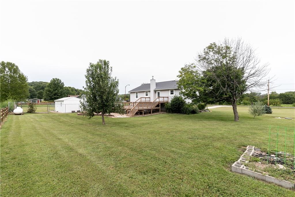 22215 Parallel Road Property Photo 23