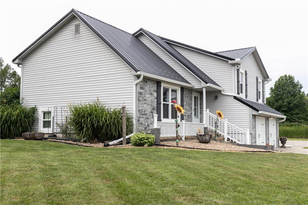 22215 Parallel Road Property Photo 26
