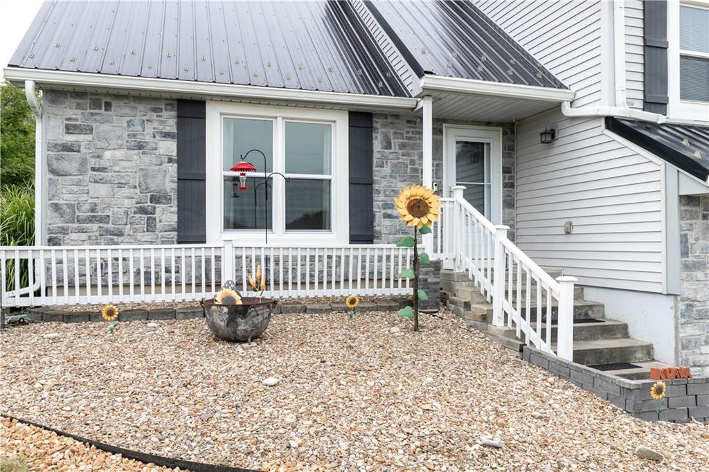 22215 Parallel Road Property Photo 27