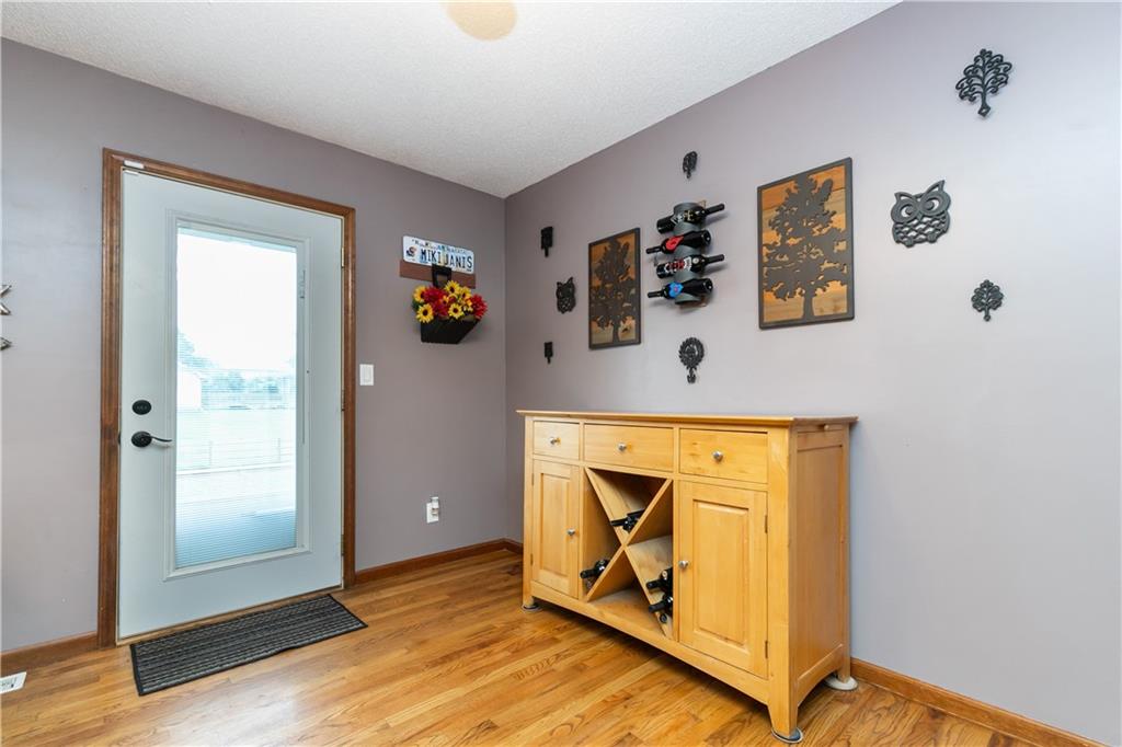 22215 Parallel Road Property Photo 32