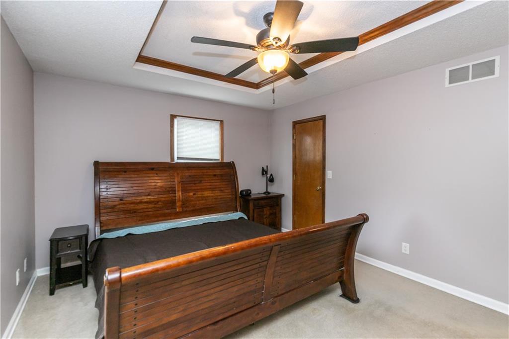 22215 Parallel Road Property Photo 38