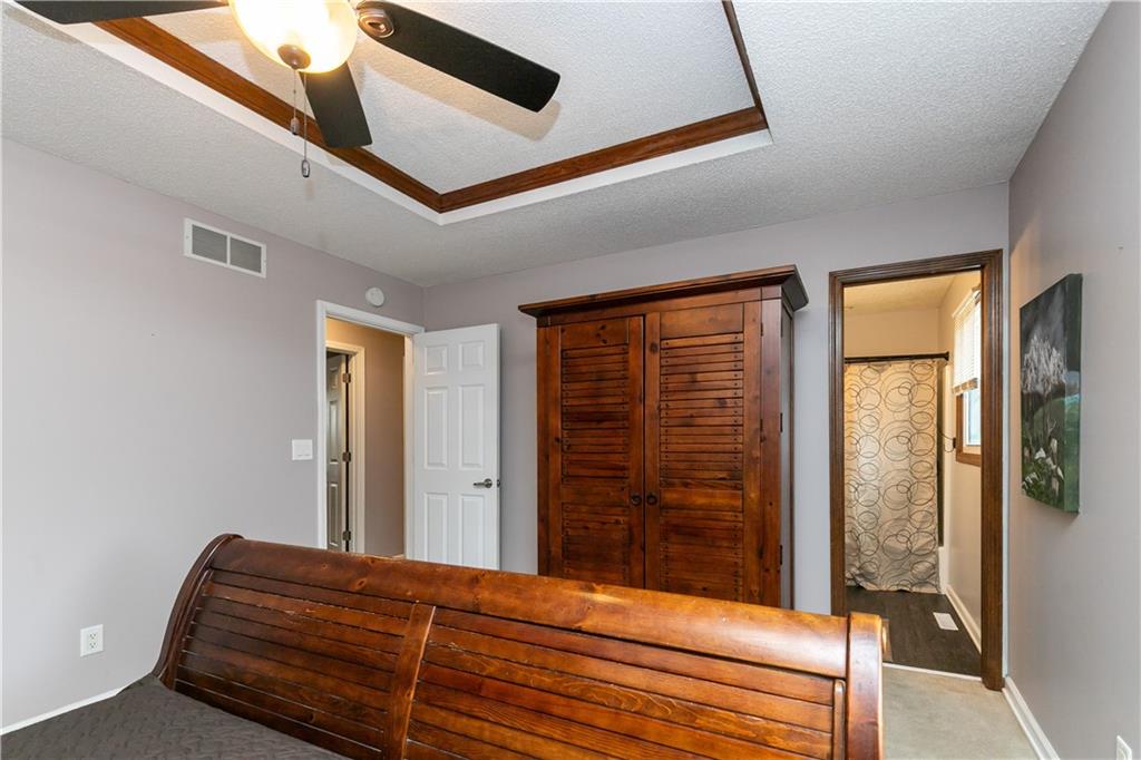 22215 Parallel Road Property Photo 41