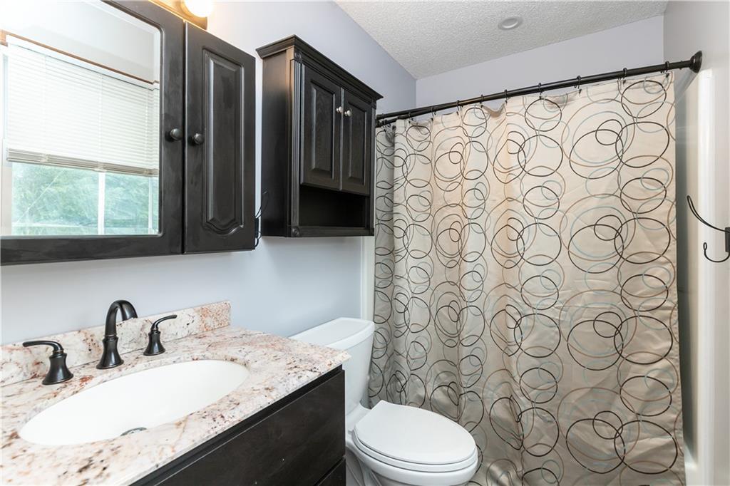 22215 Parallel Road Property Photo 42