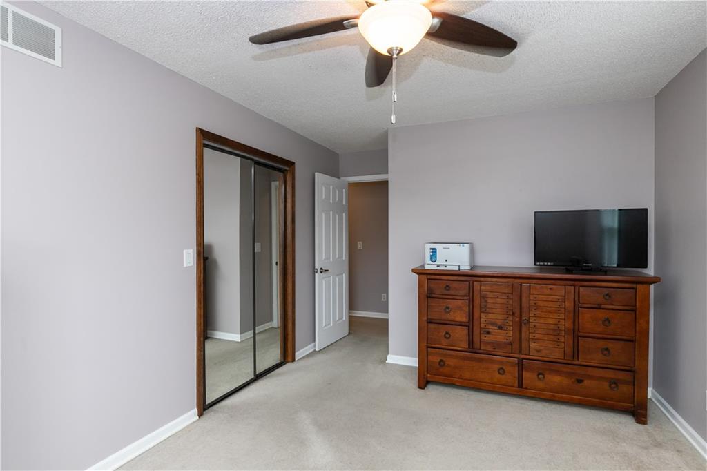 22215 Parallel Road Property Photo 45