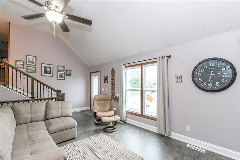 22215 Parallel Road Property Photo 51