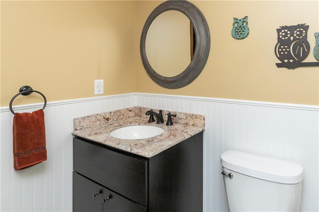 22215 Parallel Road Property Photo 54